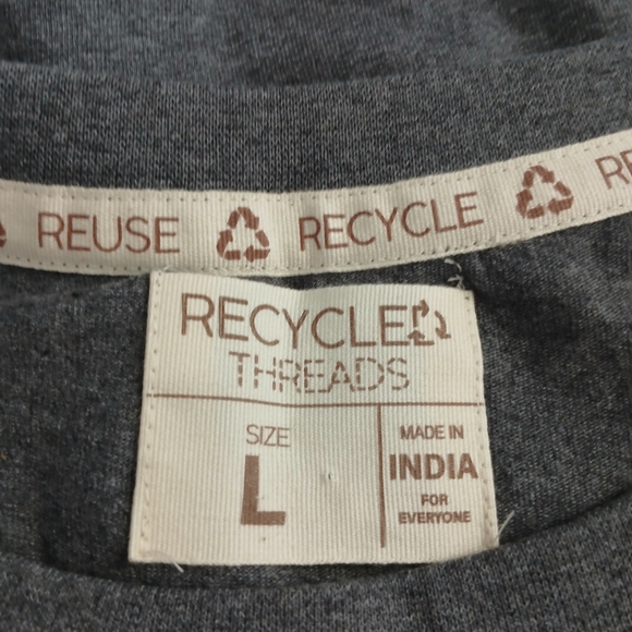 Recycle Threads Cropped Tee Dreamer World Tour Size L Color Gray - Picture 5 of 7